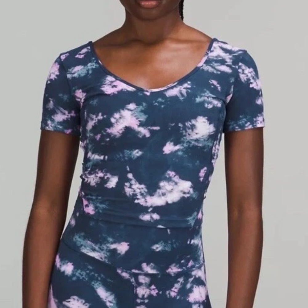 Lululemon Align T-Shirt Circulate Tie Dye Mineral Blue Sz 8 (size tag removed)